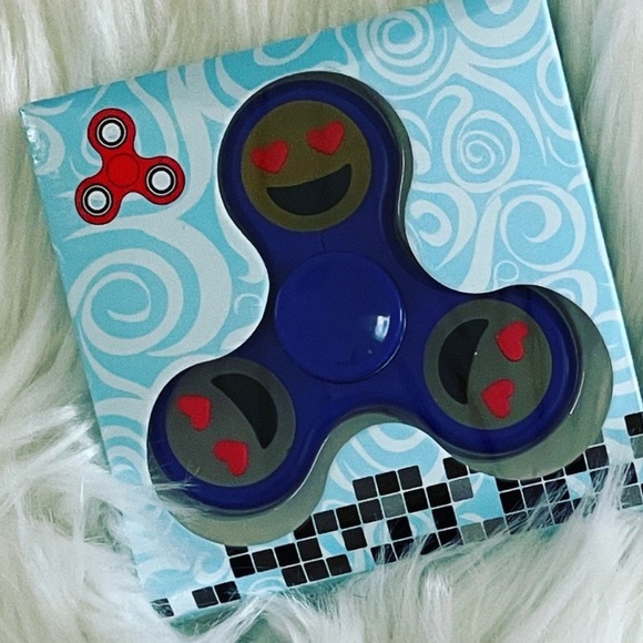 Navy Emoji Hearts Hand Spinner New - Picture 2 of 3